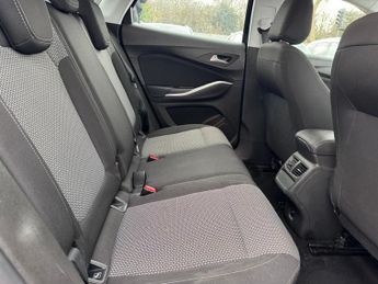 Vauxhall Grandland X 1.2 Turbo SE Auto Euro 6 (s/s) 5dr
