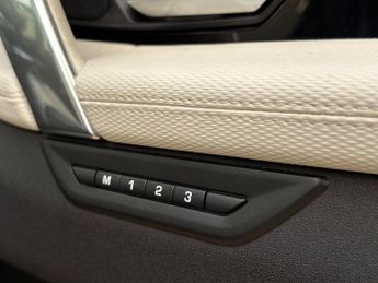 Land Rover Discovery Sport 1.5 P300e 12.2kWh R-Dynamic SE Auto 4WD Euro 6 (s/s) 5dr