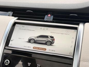 Land Rover Discovery Sport 1.5 P300e 12.2kWh R-Dynamic SE Auto 4WD Euro 6 (s/s) 5dr