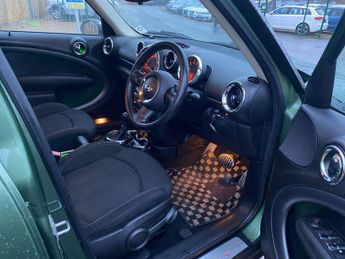 MINI Countryman 2.0 Cooper SD SUV 5dr Diesel Auto Euro 6 (143 ps)
