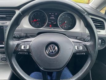 Volkswagen Golf 1.2 TSI BlueMotion Tech S Hatchback 5dr Petrol DSG Euro 5 (s/s) 