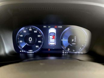 Volvo XC40 1.5h T5 Twin Engine Recharge 10.7kWh R-Design SUV 5dr Petrol Plu