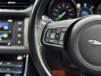 Jaguar XF 2.0d Prestige Auto Euro 6 (s/s) 4dr