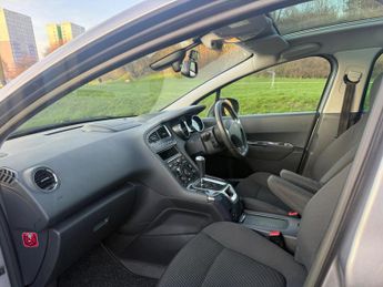Peugeot 5008 2.0 HDi Allure Auto Euro 5 5dr