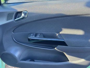 Vauxhall Corsa 1.4i 16v Exclusiv 5dr