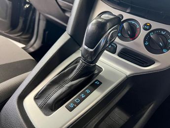 Ford Focus 1.6 Zetec Powershift Euro 5 5dr