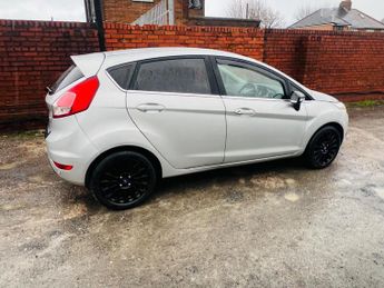 Ford Fiesta 1.6 Titanium Powershift Euro 5 5dr