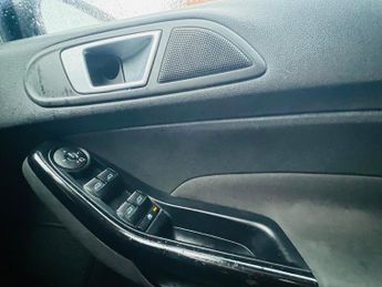 Ford Fiesta 1.6 Titanium Powershift Euro 5 5dr