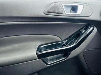 Ford Fiesta 1.6 Titanium Powershift Euro 5 5dr
