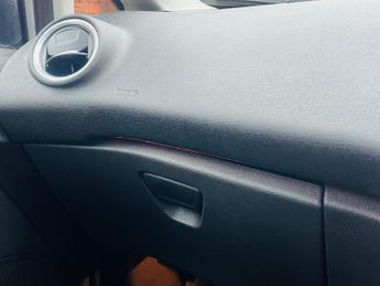 Ford Fiesta 1.6 Titanium Powershift Euro 5 5dr