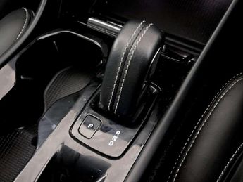 Volvo XC40 1.5h T5 Twin Engine Recharge 10.7kWh R-Design SUV 5dr Petrol Plu