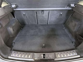 Land Rover Range Rover Evoque 1.5 P300e 12.2kWh R-Dynamic SE SUV 5dr Petrol Plug-in Hybrid Aut