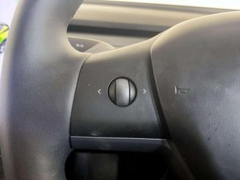 Tesla Model Y SUV 5dr Electric Auto RWD (346 ps)