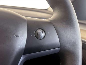 Tesla Model Y SUV 5dr Electric Auto RWD (346 ps)