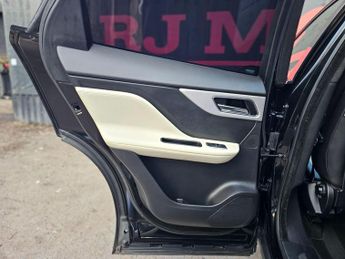 Jaguar F-PACE 2.0 P250i R-Sport Auto AWD Euro 6 (s/s) 5dr