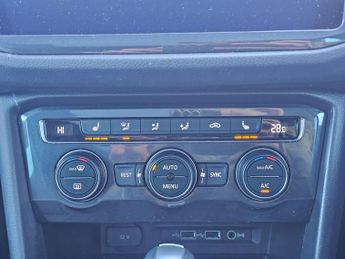 Volkswagen Tiguan 1.5 TSI EVO R-Line Tech SUV 5dr Petrol DSG Euro 6 (s/s) (150 ps)