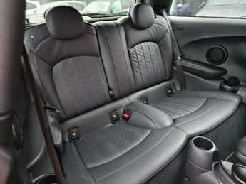 MINI Hatch 1.5 Cooper Exclusive Steptronic Euro 6 (s/s) 3dr