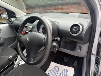 Peugeot 107 1.0 12V Urban 2 Tronic Euro 4 5dr