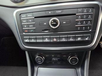Mercedes-Benz CLA 1.3 CLA180 AMG Line (Premium Plus 2) Coupe 7G-DCT Euro 6 (s/s) 4