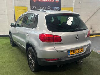 Volkswagen Tiguan 2.0 TDI BlueMotion Tech SE DSG 4WD Euro 5 (s/s) 5dr