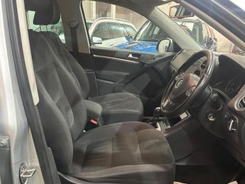 Volkswagen Tiguan 2.0 TDI BlueMotion Tech SE DSG 4WD Euro 5 (s/s) 5dr