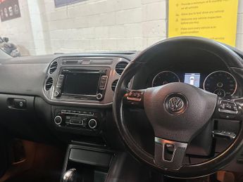 Volkswagen Tiguan 2.0 TDI BlueMotion Tech SE DSG 4WD Euro 5 (s/s) 5dr
