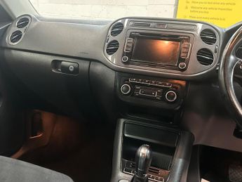 Volkswagen Tiguan 2.0 TDI BlueMotion Tech SE DSG 4WD Euro 5 (s/s) 5dr