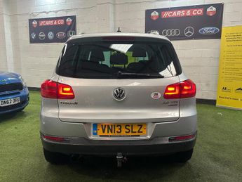 Volkswagen Tiguan 2.0 TDI BlueMotion Tech SE DSG 4WD Euro 5 (s/s) 5dr