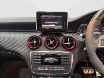 Mercedes-Benz A Class 2.0 A45 AMG SpdS DCT 4MATIC Euro 6 (s/s) 5dr