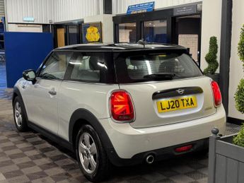 MINI Hatch 1.5 Cooper Classic Steptronic Euro 6 (s/s) 3dr
