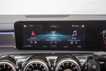 Mercedes-Benz CLA 2.0 CLA220 AMG Line (Premium Plus) Coupe 7G-DCT Euro 6 (s/s) 4dr