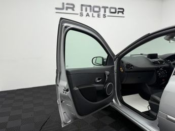 Renault Clio 1.2 Dynamique TomTom Euro 5 5dr