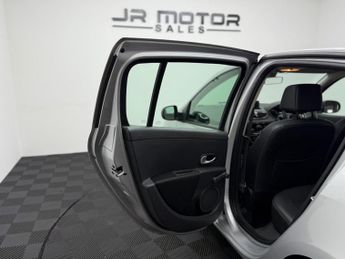 Renault Clio 1.2 Dynamique TomTom Euro 5 5dr