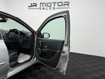 Renault Clio 1.2 Dynamique TomTom Euro 5 5dr