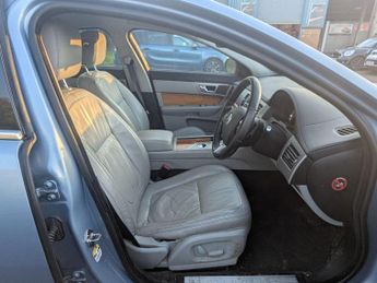 Jaguar XF 3.0d V6 Luxury Auto Euro 5 4dr