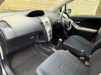 TOYOTA YARIS 1.3 VVT-i TR Hatchback 5dr Petrol Manual (141 g/km, 85 bhp) 12 M