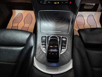 Mercedes-Benz GLC 2.1 GLC250d AMG Line (Premium Plus) G-Tronic 4MATIC Euro 6 (s/s)