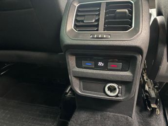 Volkswagen Tiguan 2.0 TDI BlueMotion Tech SE Navigation DSG 4Motion Euro 6 (s/s) 5