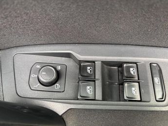 Volkswagen Tiguan 2.0 TDI BlueMotion Tech SE Navigation DSG 4Motion Euro 6 (s/s) 5