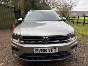 Volkswagen Tiguan 2.0 TDI BlueMotion Tech SE Navigation DSG 4Motion Euro 6 (s/s) 5