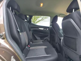 Nissan Qashqai 1.2 DIG-T N-Connecta XTRON Euro 6 (s/s) 5dr