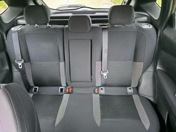 Nissan Qashqai 1.2 DIG-T N-Connecta XTRON Euro 6 (s/s) 5dr