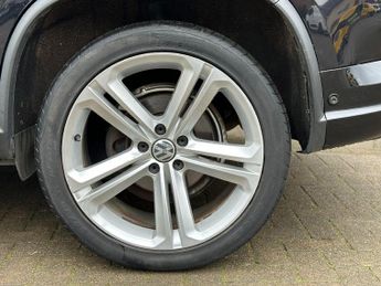 Volkswagen Tiguan 2.0 TDI BlueMotion Tech R-Line DSG 4WD Euro 5 (s/s) 5dr