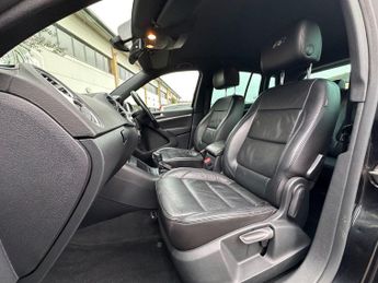 Volkswagen Tiguan 2.0 TDI BlueMotion Tech R-Line DSG 4WD Euro 5 (s/s) 5dr