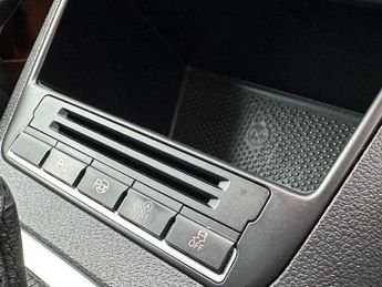 Volkswagen Tiguan 2.0 TDI BlueMotion Tech R-Line DSG 4WD Euro 5 (s/s) 5dr