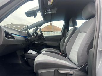 Volkswagen ID.3 Pro Performance 58kWh Life Auto 5dr