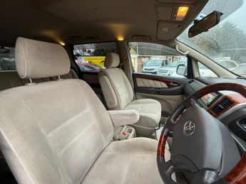 Toyota Alphard Auto Petrol 2.4 8 Seats