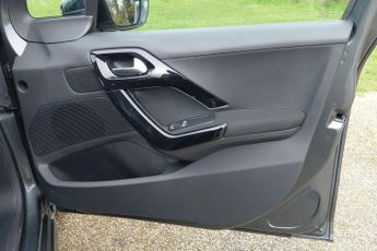 Peugeot 208 1.2 PureTech Allure EAT Euro 6 (s/s) 5dr