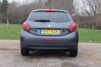 Peugeot 208 1.2 PureTech Allure Hatchback 5dr Petrol EAT Euro 6 (s/s) (110 p