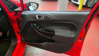 Ford Fiesta 1.0T EcoBoost Zetec Hatchback 5dr Petrol Powershift Euro 5 (100 